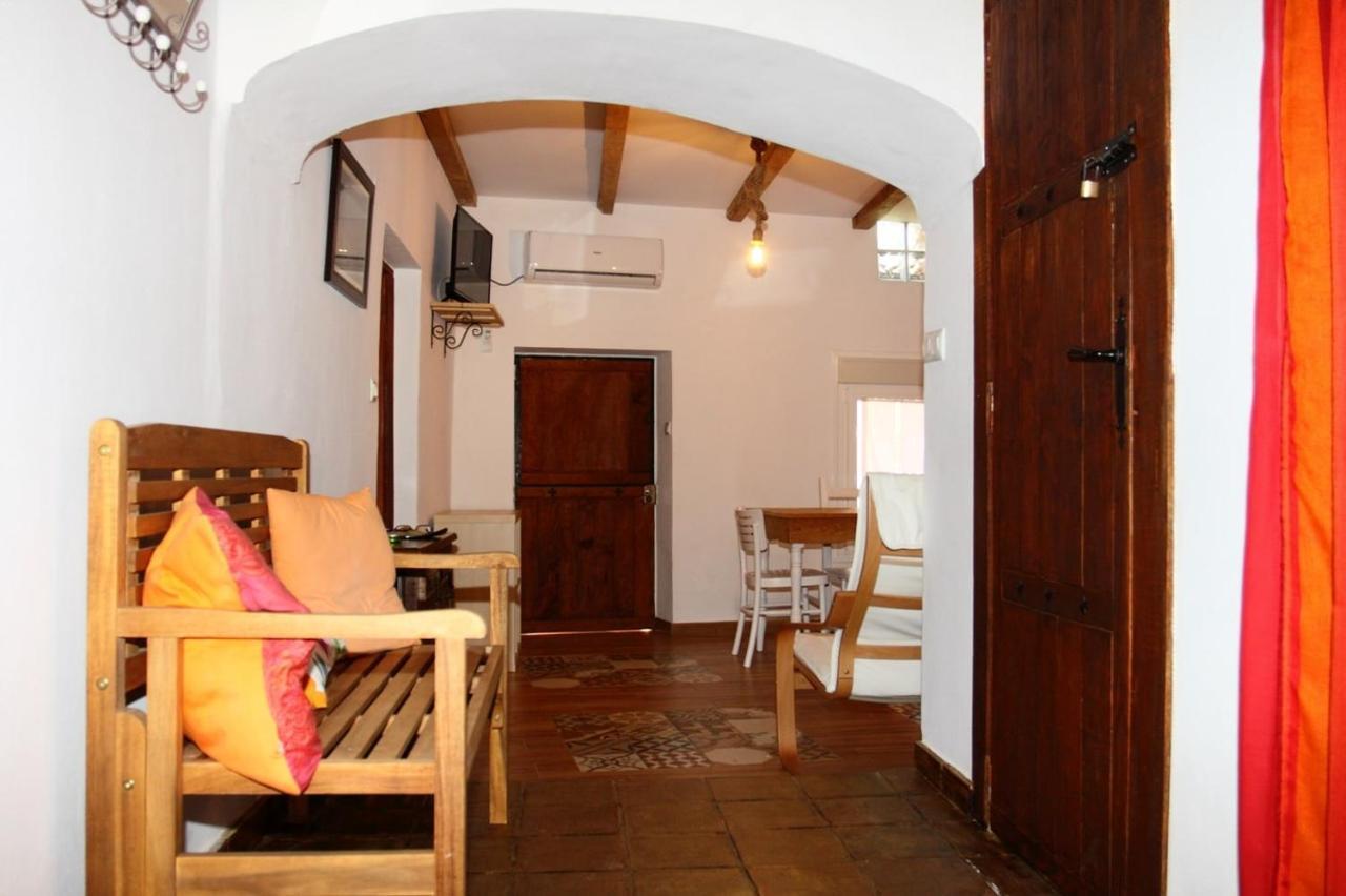 Nido Menas Vila Torrejón el Rubio Exterior foto